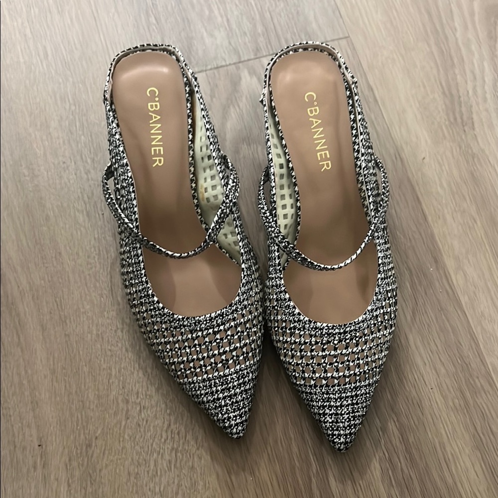 Black and White Heels with Sophisticated Design